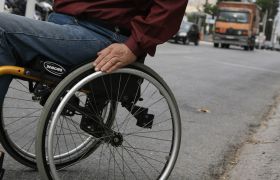 ΙΠΠΟΚΑΜΠΟΣ: "ΣΤΗ ΦΤΩΧΟΠΟΙΗΣΗ ΑΤΟΜΑ ΜΕ ΑΝΑΠΗΡΙΑ, ΧΡΟΝΙΕΣ ΚΑΙ ΣΠΑΝΙΕΣ ΠΑΘΗΣΕΙΣ